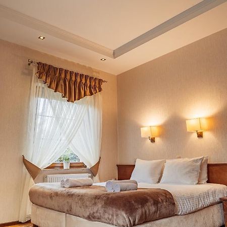 Hotel Dwor Choiny Kazimierówka エクステリア 写真