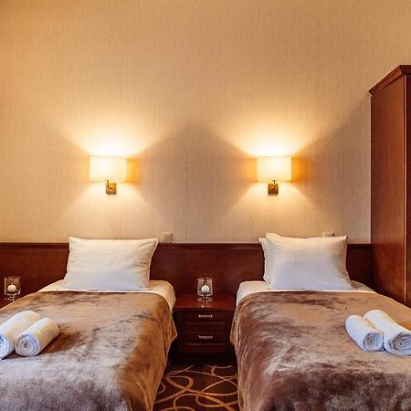 Hotel Dwor Choiny Kazimierówka エクステリア 写真