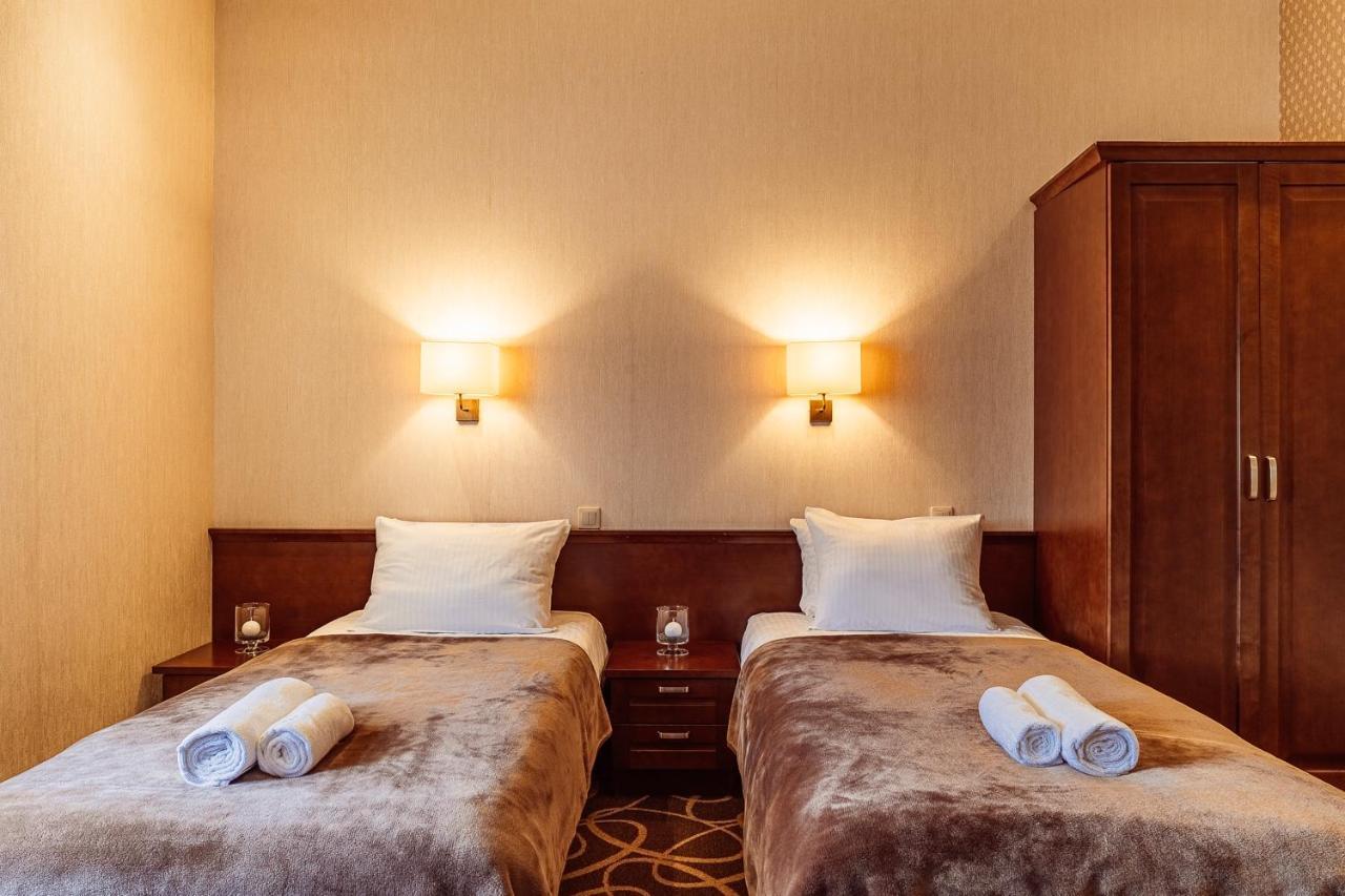 Hotel Dwor Choiny Kazimierówka エクステリア 写真