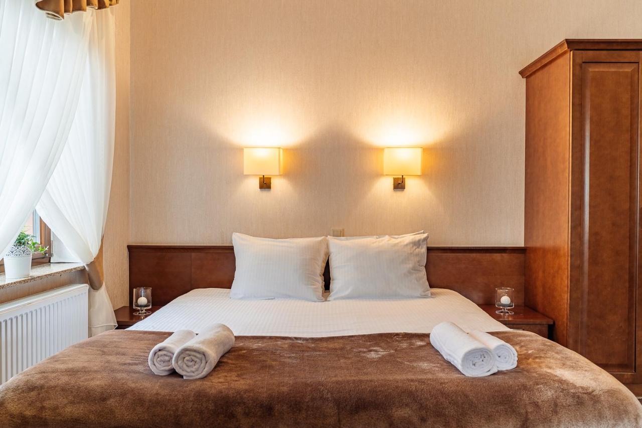 Hotel Dwor Choiny Kazimierówka エクステリア 写真