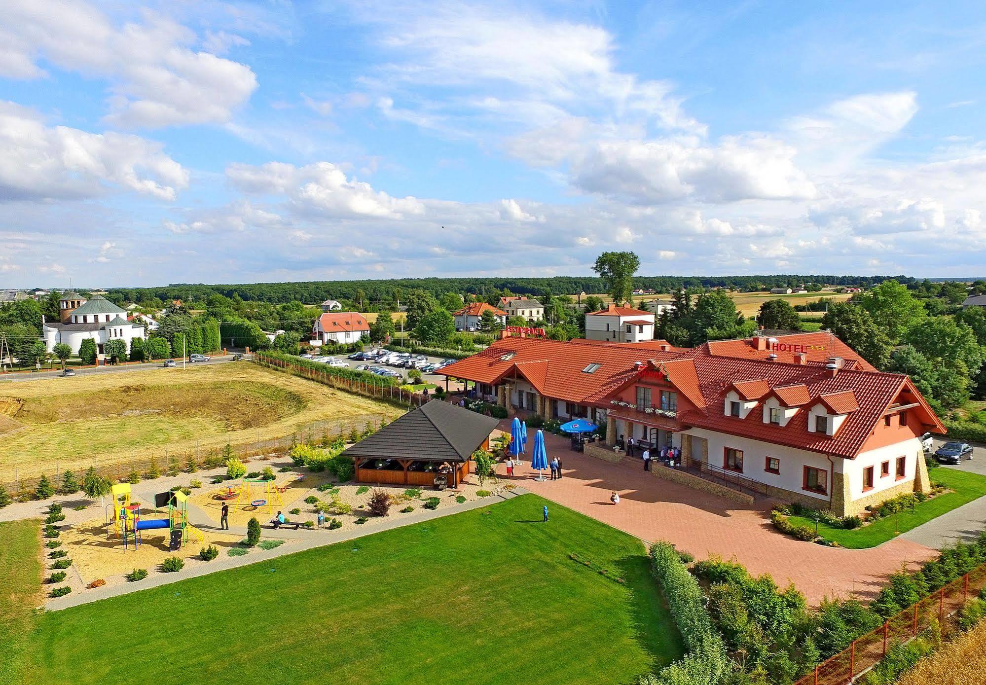 Hotel Dwor Choiny Kazimierówka エクステリア 写真