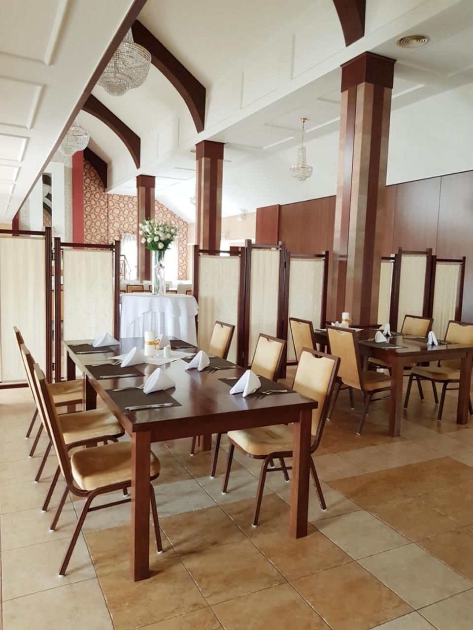 Hotel Dwor Choiny Kazimierówka エクステリア 写真