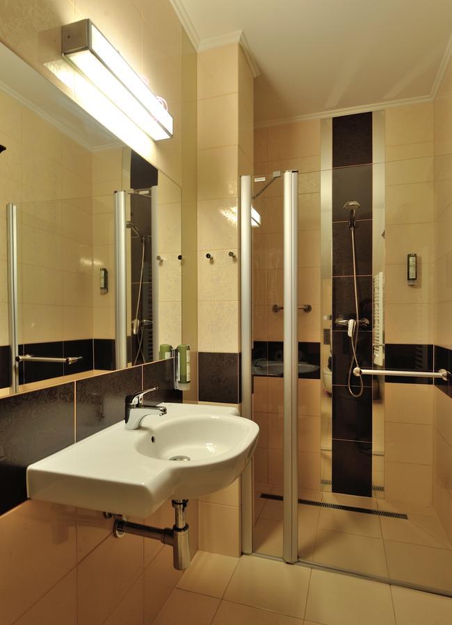 Hotel Dwor Choiny Kazimierówka エクステリア 写真